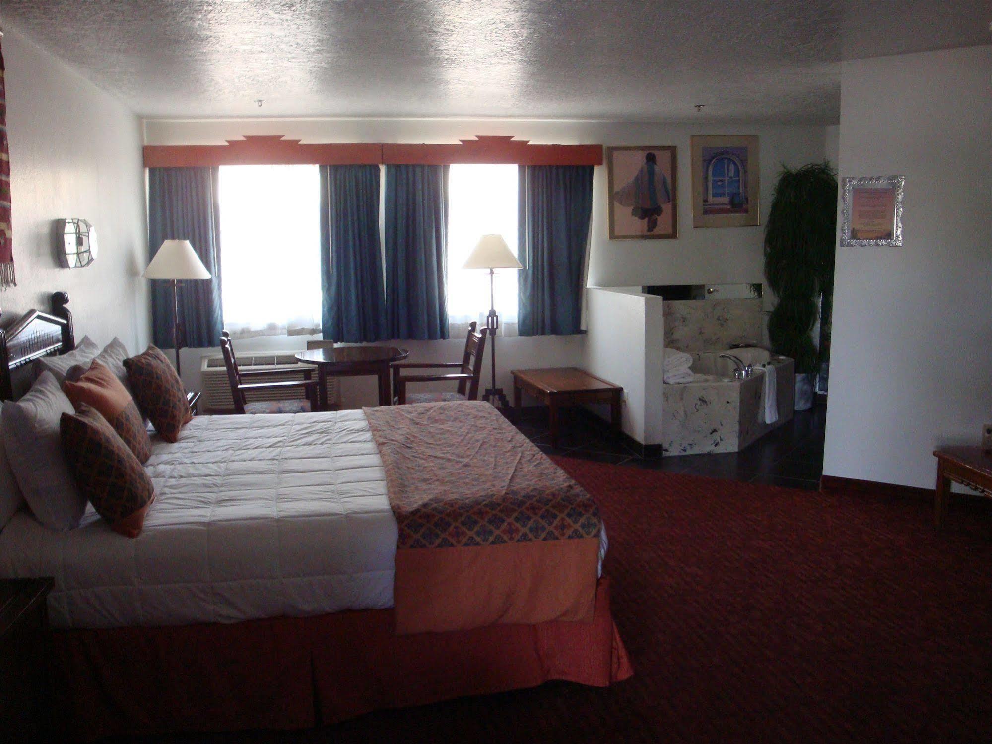 Sandia Peak Inn Old Town Abq, A Howard Johnson By Wyndham Albuquerque Exteriör bild