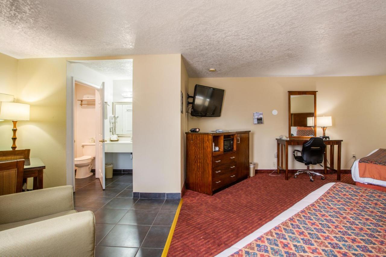 Sandia Peak Inn Old Town Abq, A Howard Johnson By Wyndham Albuquerque Exteriör bild