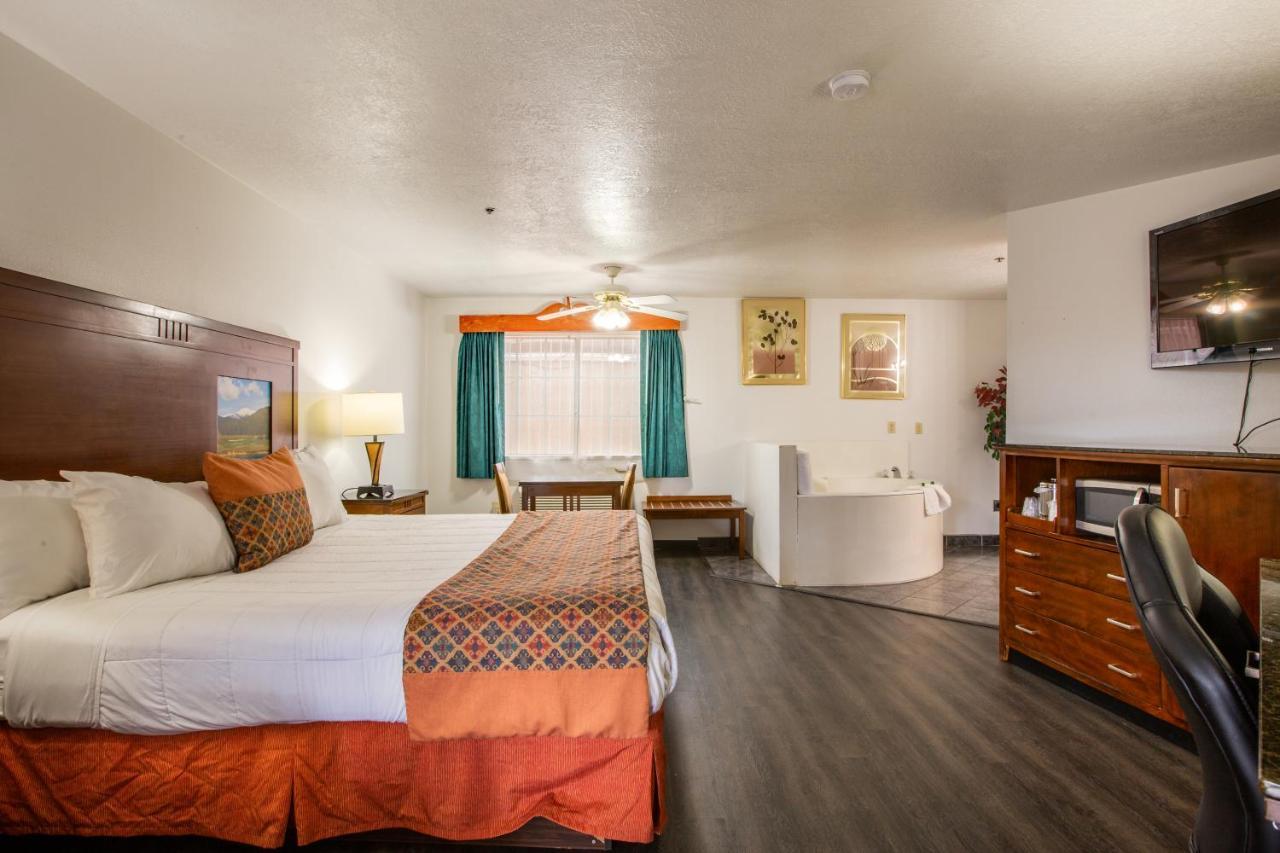 Sandia Peak Inn Old Town Abq, A Howard Johnson By Wyndham Albuquerque Exteriör bild